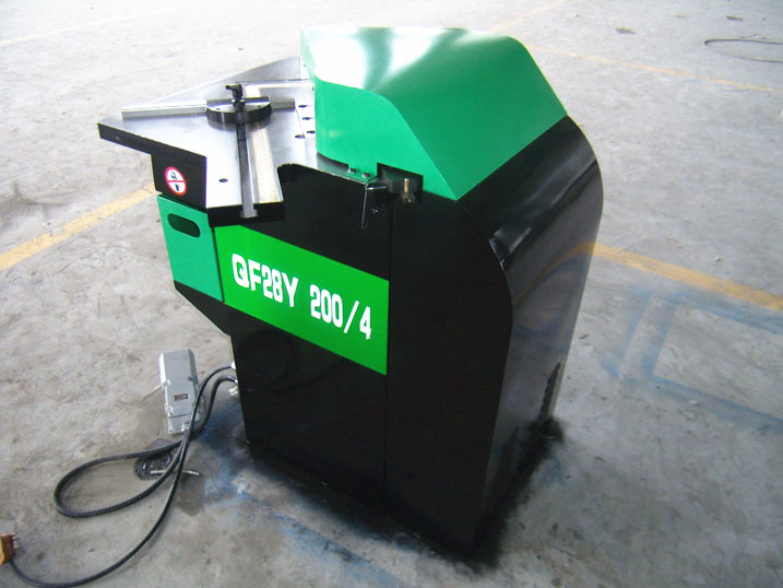 Фрезерный станок с фиксированным углом для 45, 90, 135 градусов (QF28Y-4X200)