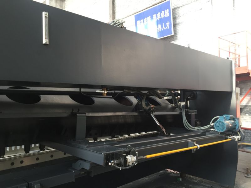 Гидравлические гильотинные ножницы с ЧПУ (QC11Y-16X4000)