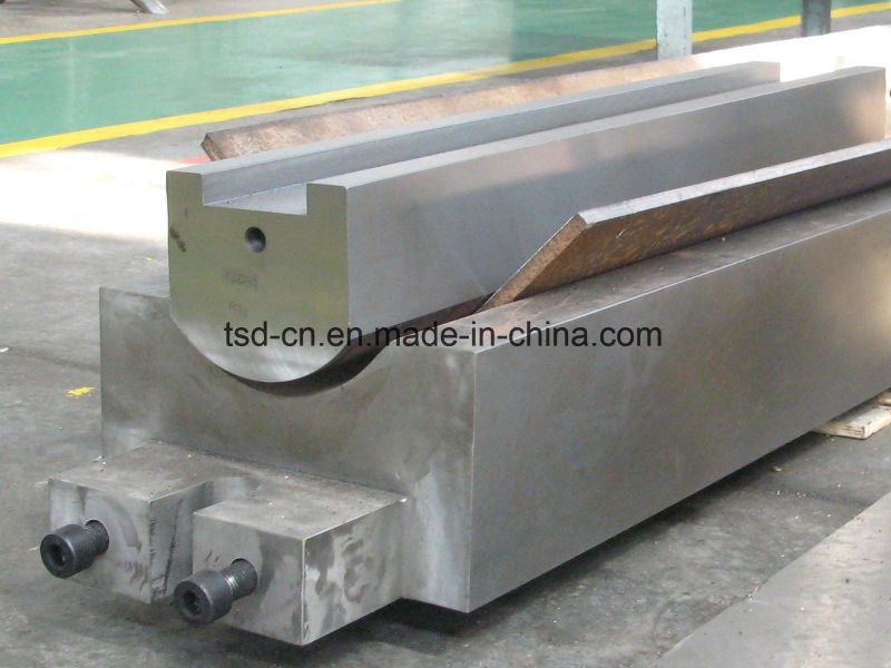 Инструмент для гибочного пресса, используемый для формирования полукруга