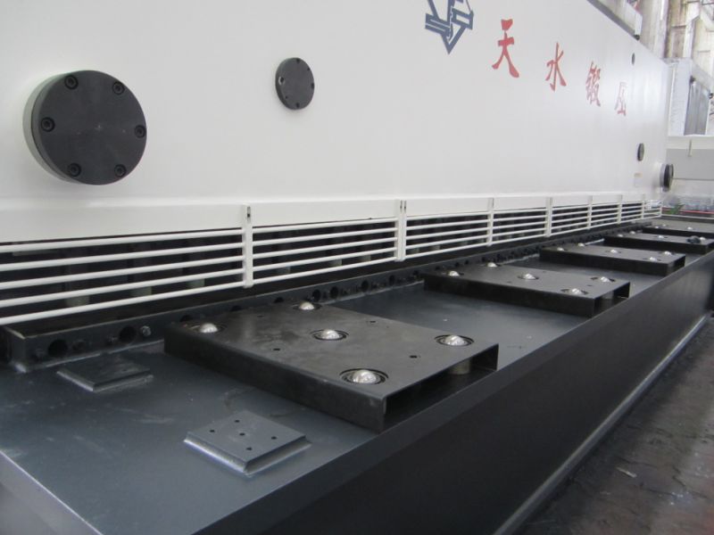 Гидравлические гильотинные ножницы для резки стальной пластины 6 м (QC11Y-8X6000)