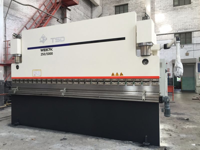 Гидравлический листогибочный станок 5 м (WE67K-250/5000)