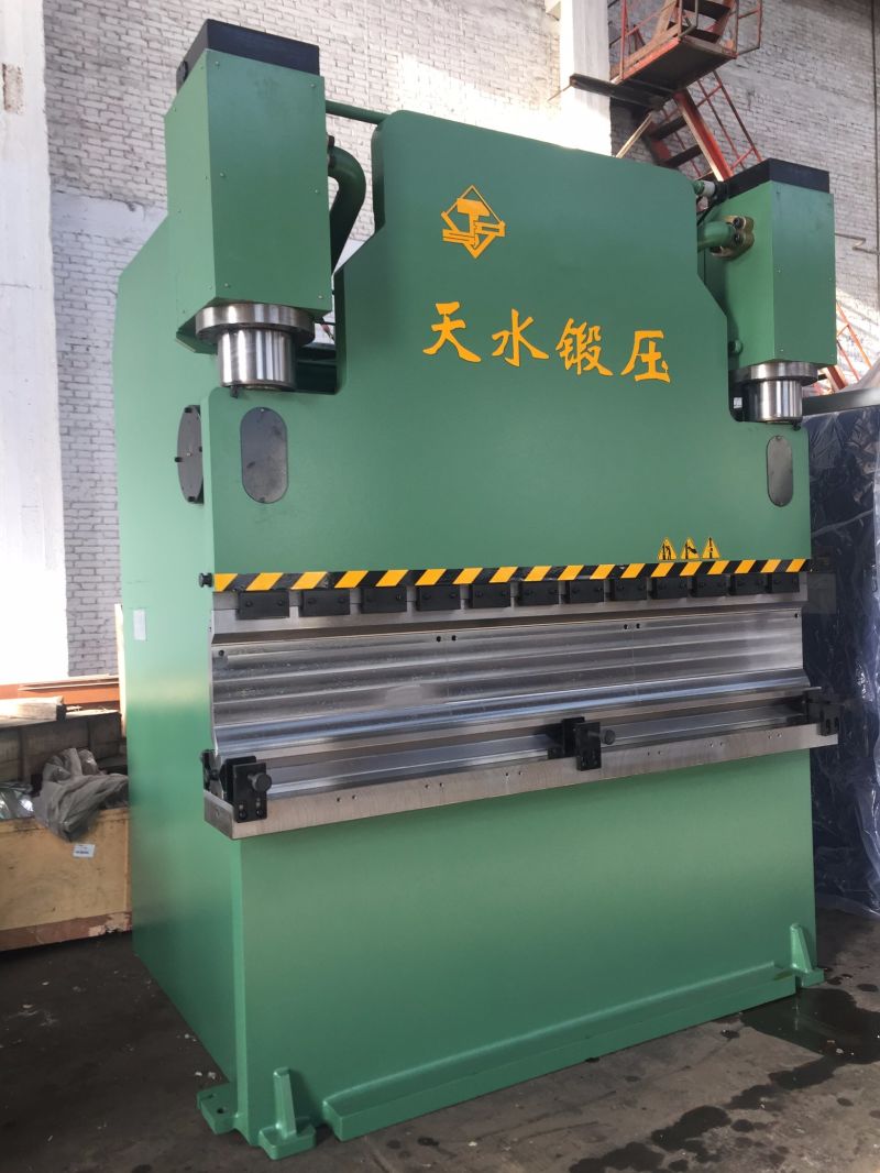 Гидравлический листогибочный станок емкостью 250 т (WH67Y-250/2500)