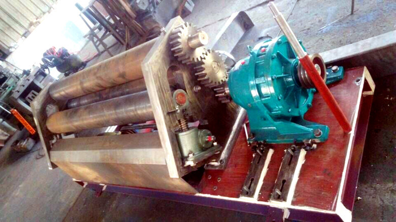 Прокатный станок для рулона толщиной 8 мм (W11F-8X1550)